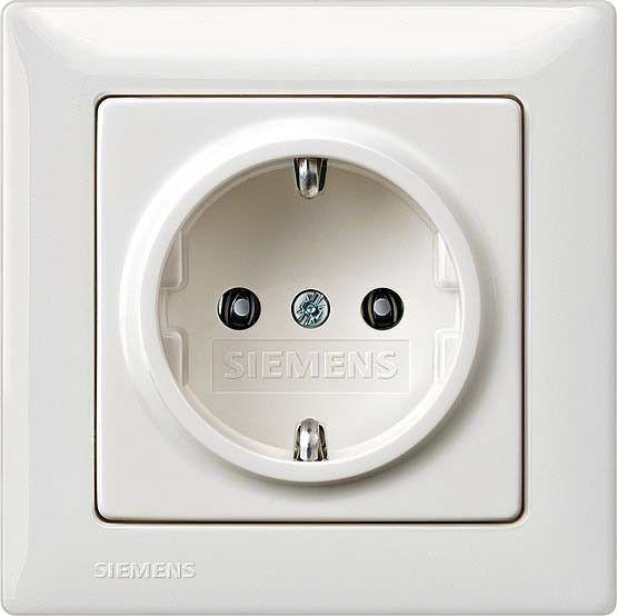 Steckdose 5UB1582 titanweiß Steckdose 5UB1582 titanweiß