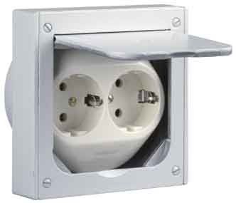 1632490 Einbausteckdose Alu-Druckguß 2f. 1632490 Einbausteckdose Alu-Druckguß 2f.