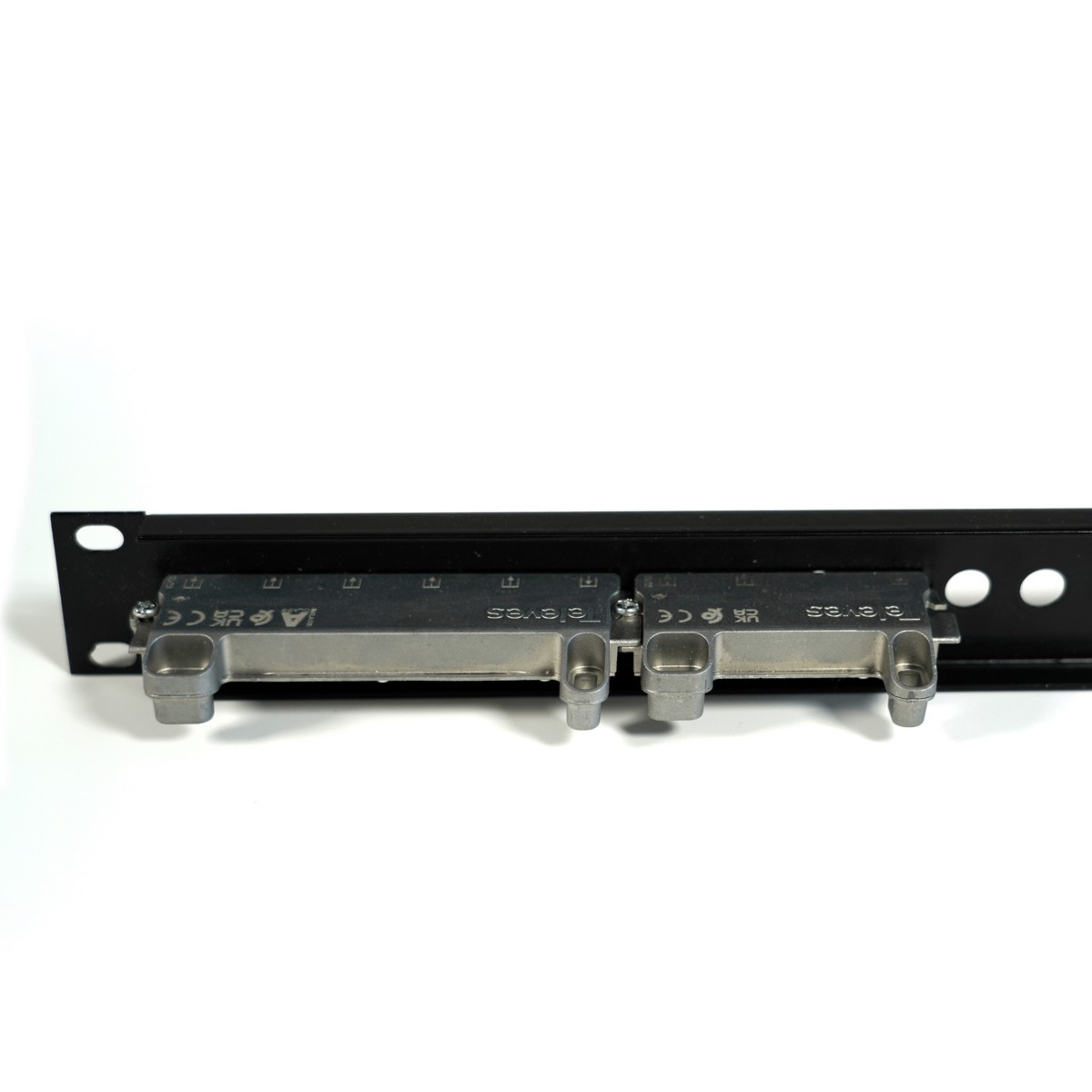 19" Frontblende UFB26F